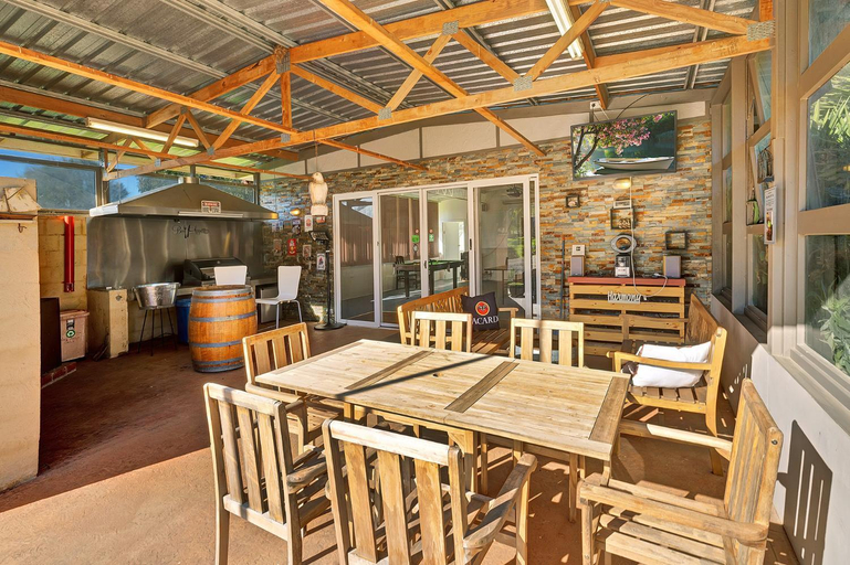 Food & Drinks, Harmony at Tower Hill Apartment, Moyne - South