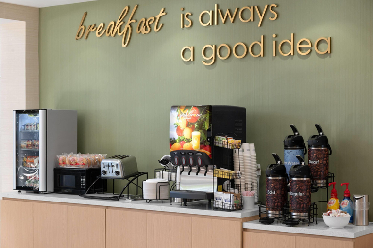Food & Drinks 5, Wyndham Garden Newark/Fremont Silicon Valley, Alameda