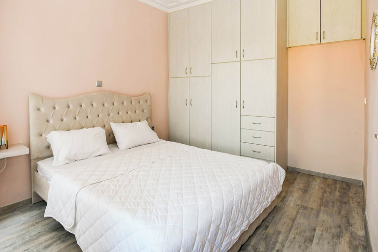 Room 5, Traditional Samos Home With Jacuzzi and Private Balcony, North Aegean
