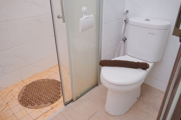Bathroom, Comfy And Minimalist 2Br Apartment Sky House Bsd, South Tangerang