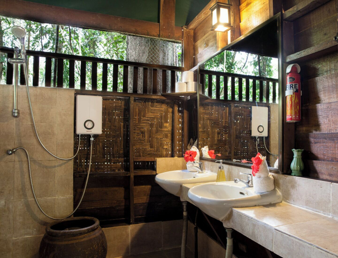 Bathroom 3, Our Jungle House, Phanom