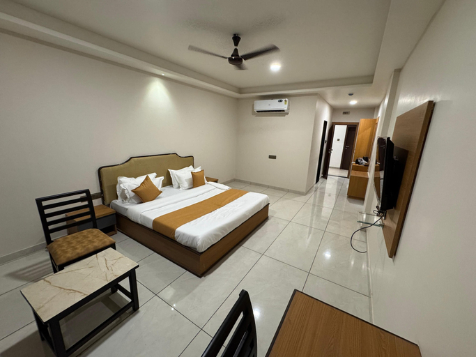 Others 4, TGR Hotel, Kachchh