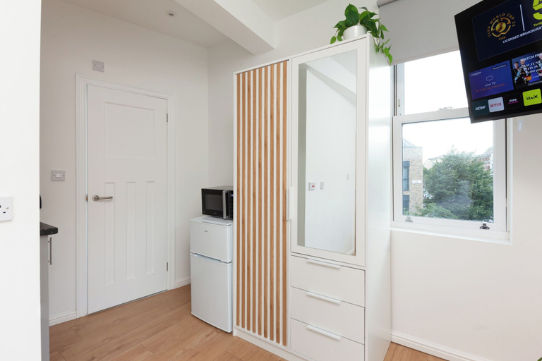 Room 3, Villas Apart Hotel, London