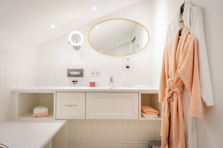 Bathroom 5, Hotel Schloss Durnstein, Krems an der Donau Land