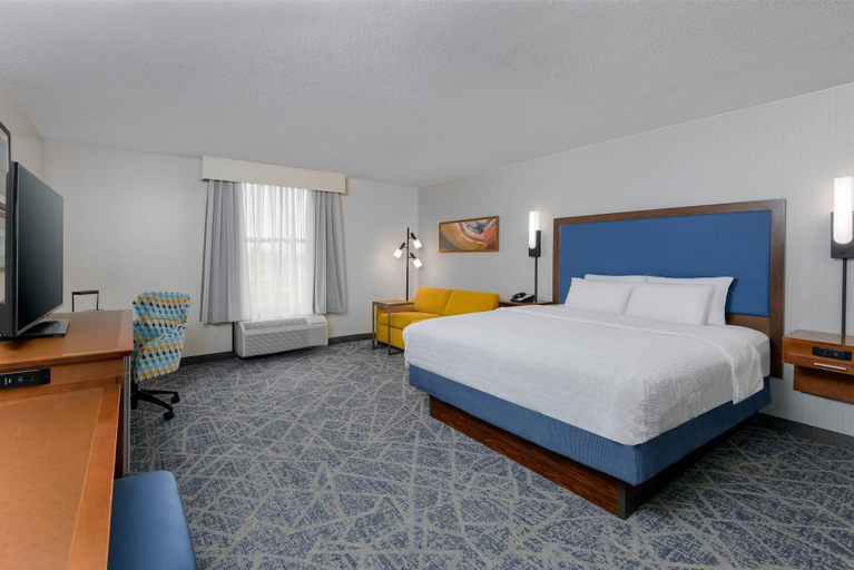 Bedroom 3, Hampton Inn Buffalo-Airport / Galleria Mall, Erie