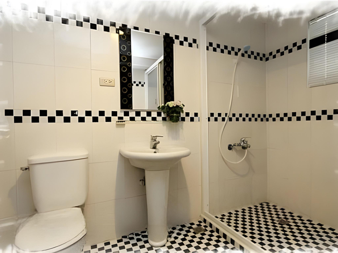 Bathroom 4, Pens Tree Bed and Breakfast, Taitung