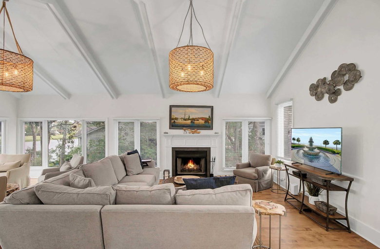 Others 3, 17 Oyster Row by Avantstay Lakefront Charm, Charleston