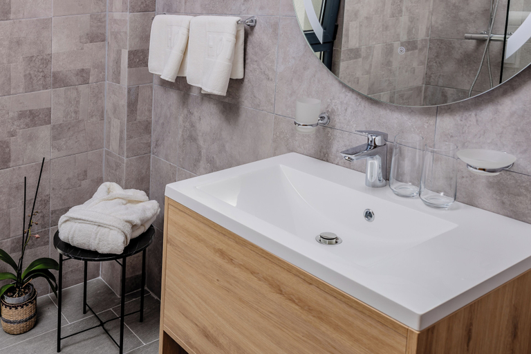 Bathroom 4, Hotel Aquilo