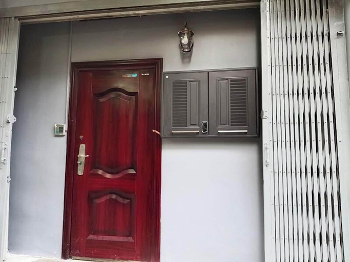 Front of property 4, Capricorn Hostel, Samphantawong