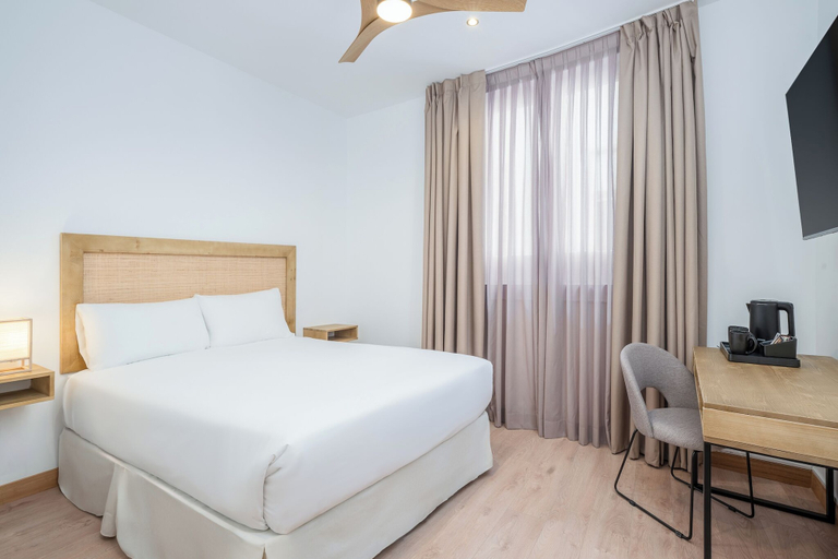 Room 5, LUTHIA Puerta del Sol, Madrid