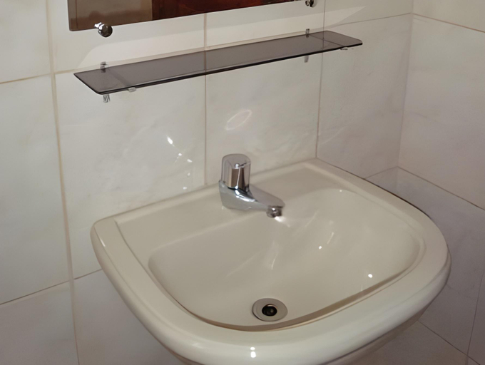 Bathroom 2, Hotel Brasil Real, Mariana