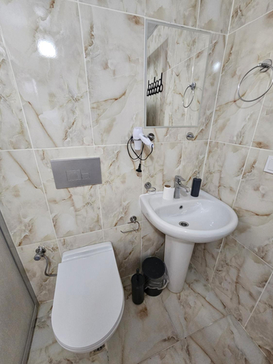 Bathroom 3, The Titanic House, Akköy