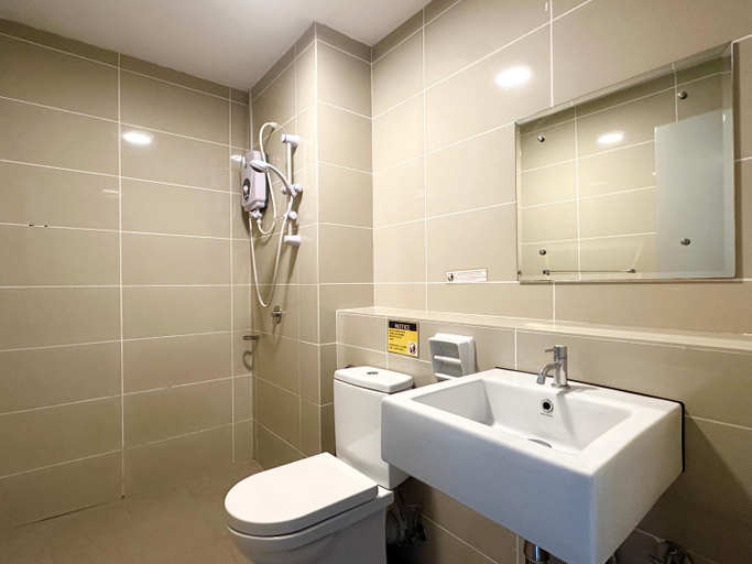 Bathroom, LL Premier Suites Sutera Avenue City Centre, Kota Kinabalu