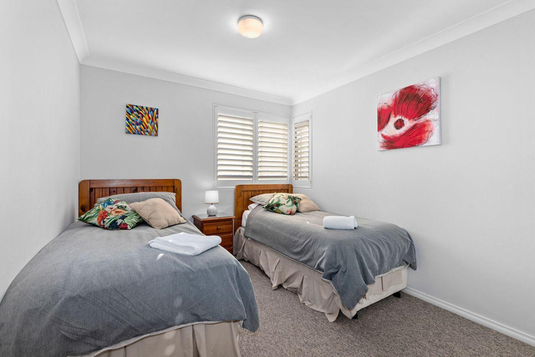 Others 5, Perfect Location Near Collers Beach, Shoalhaven - Pt B