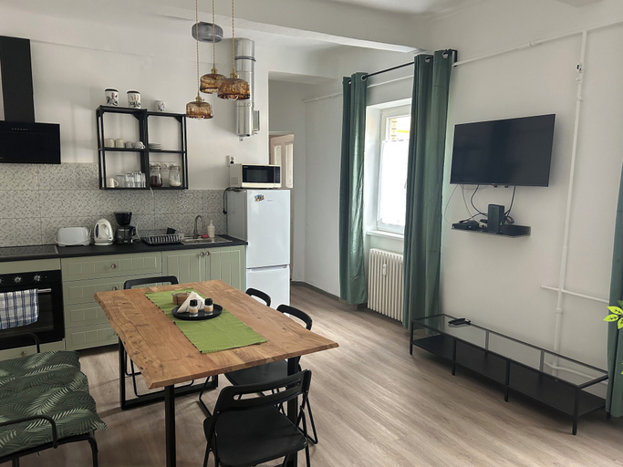 Others 5, Diamond Astoria 4, Quiet Apartment, Budapesti