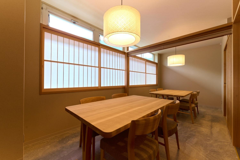 Food & Drinks 4, Seitenkaku, Hita