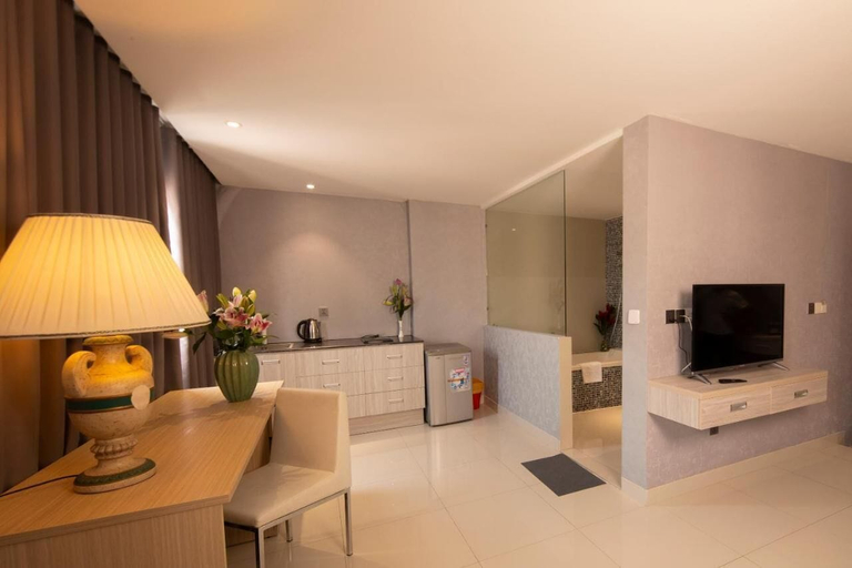 Others 5, Belvilla Luxury Hotel Near SECC Formerly, District 7