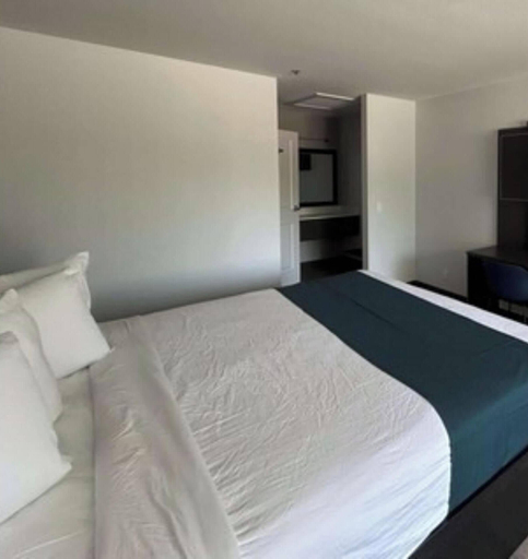 Bedroom 2, Motel 6 Lake Elsinore, CA, Riverside