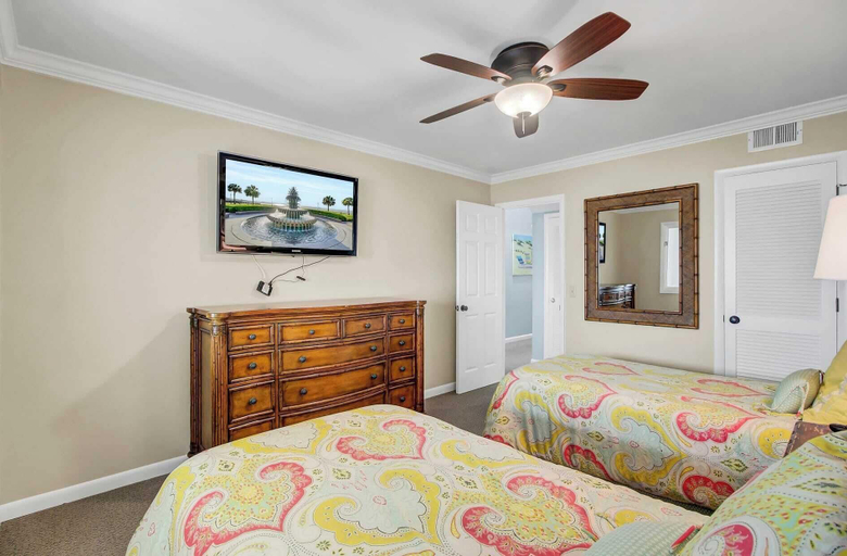 Bedroom 4, 11E Mariners Walk by Avantstay Ocean Views Beachfront Living Shared Pool, Charleston
