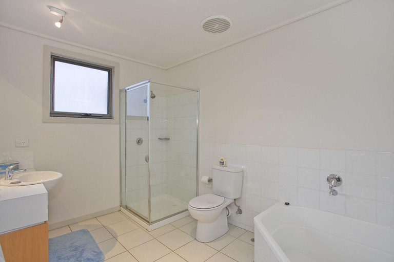 Others 3, Apartment 35 Pacific Apartments, Surf Coast - West