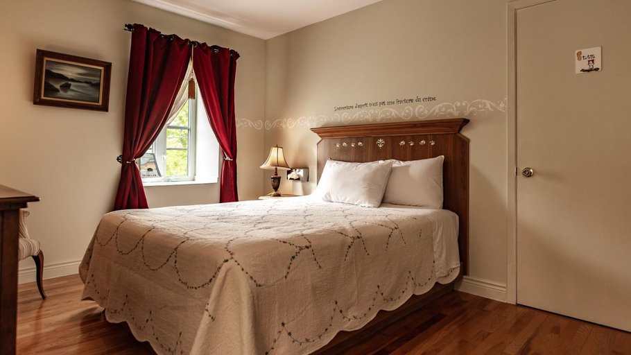 Bedroom 3, Auberge Akamaraska, Kamouraska