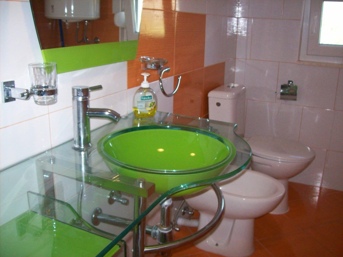 Bathroom 4, Apartments Karen - Standard One Bedroom Apartment with Balcony A3, Marina