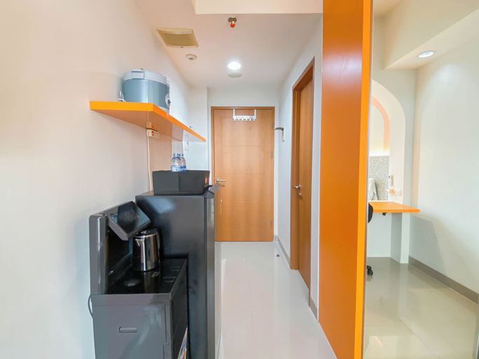 Private kitchen 5, Minimalist Studio Room Apartment At Evenciio Margonda, Depok