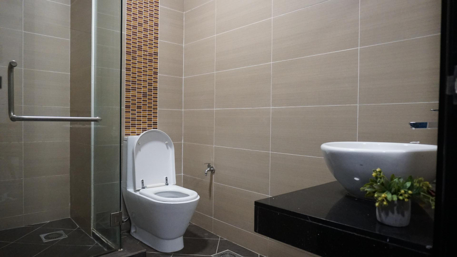 Bathroom 4, Y Hotel, Penampang