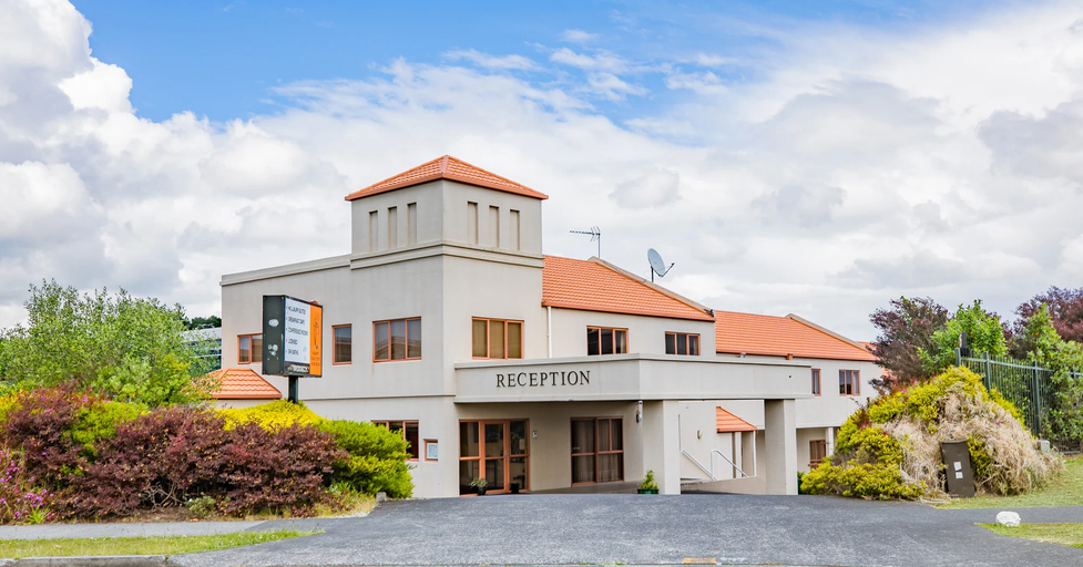 Exterior & Views 1, Albany Executive Motor Inn, Waitakere