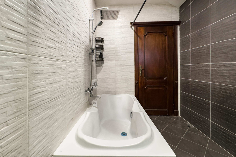 Others 2, Xuru Stays I The Luxe Loft 2bdr Apt. @ Maadi, Al-Basatin