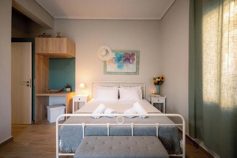 Bedroom 3, Peacock's Apartments, Attica