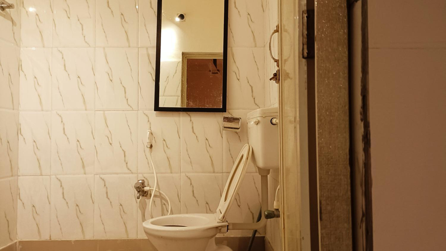 Bathroom 3, NIRMAN HOMESTAY 5 minutes walk to beach, Puri