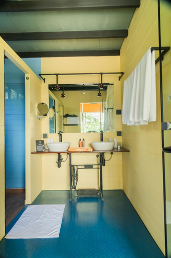 Bathroom 5, Waraka - Udawalawe by Thema Collection, Embilipitiya