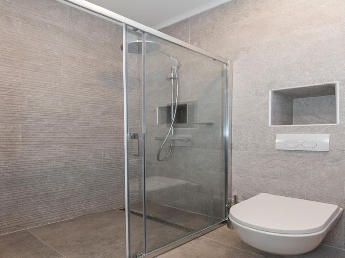 Bathroom 4, Apartments Urbis - Superior Studio Apartment with City View Desni, Dubrovnik