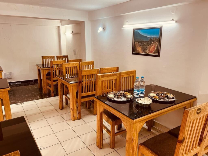 Others 3, Hotel Solitaire, Kullu