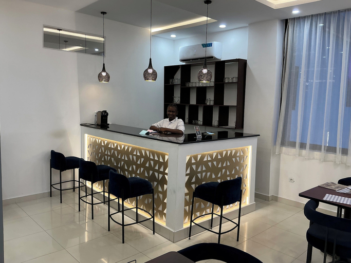 Restaurant 3, Fanaseti, Conakry