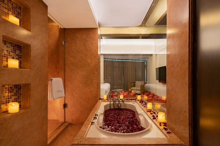 Bathroom 4, The Mirador Hotel, Mumbai International Airport, Mumbai Suburban