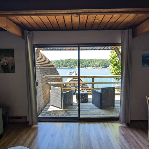 Living area 5, Jade Resort, Comox-Strathcona