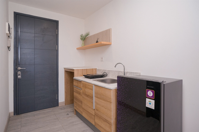 Others 4, Spacious Comfy Studio Room At Collins Boulevard Apartment, Tangerang