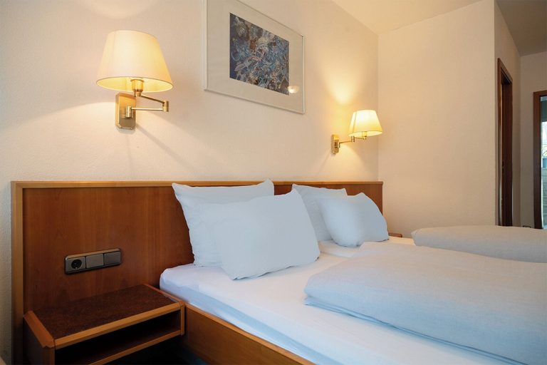 Room 4, Hotel Sonne, Hochtaunuskreis