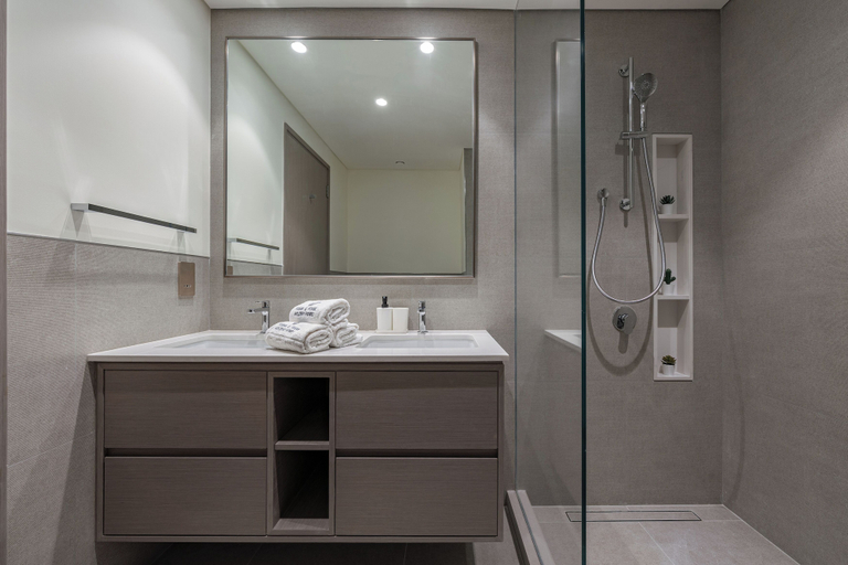Bathroom 4, Sky-High Burj Khalifa and Fountain Views, Dubai