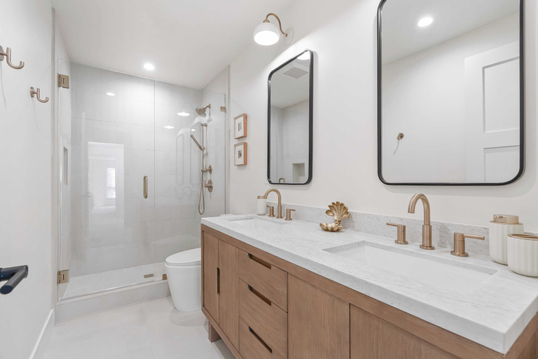 Bathroom 4, Modern 5bdr, Mins to Sunset Cliffs & Ocean Beach Point View Luxe by Avantstay, San Diego