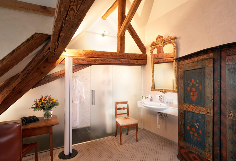 Bedroom, Romantik Hotel de L'Ours, Lac