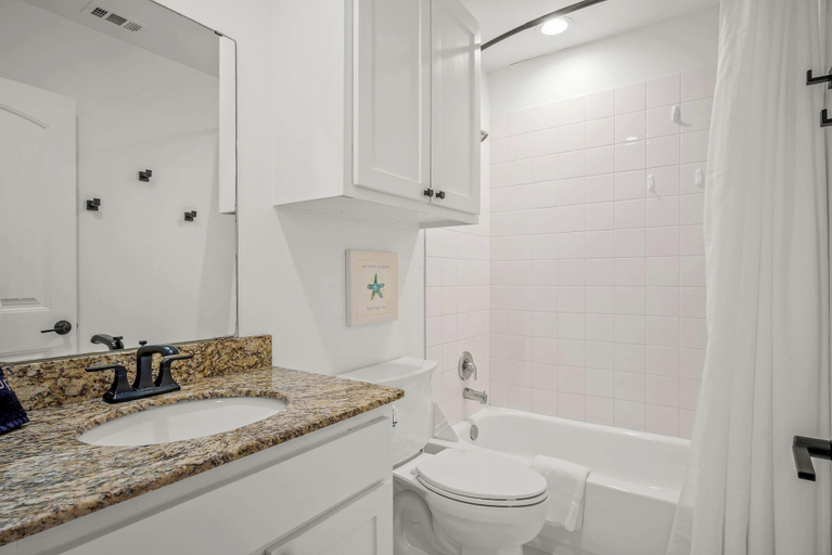 Bathroom 3, Blessed Getaway Stay for 10!, Nueces