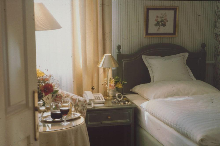 Bedroom 4, Unser kleines Hotel Cafe Gobel, Gießen