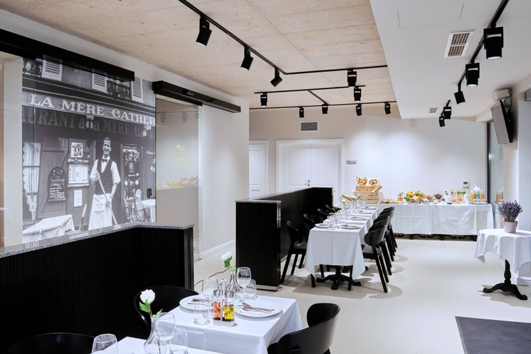 Business Facilities, La Maison, Pilisvörösvár
