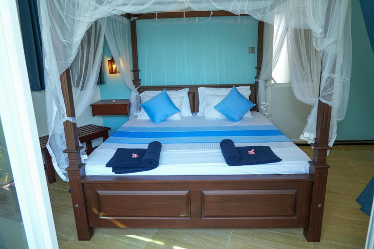 Bedroom 2, Ocean's Eye Apartments, Habaraduwa