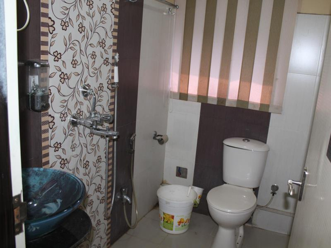 Bathroom 2, Transit Inn Guest House, North 24 Parganas