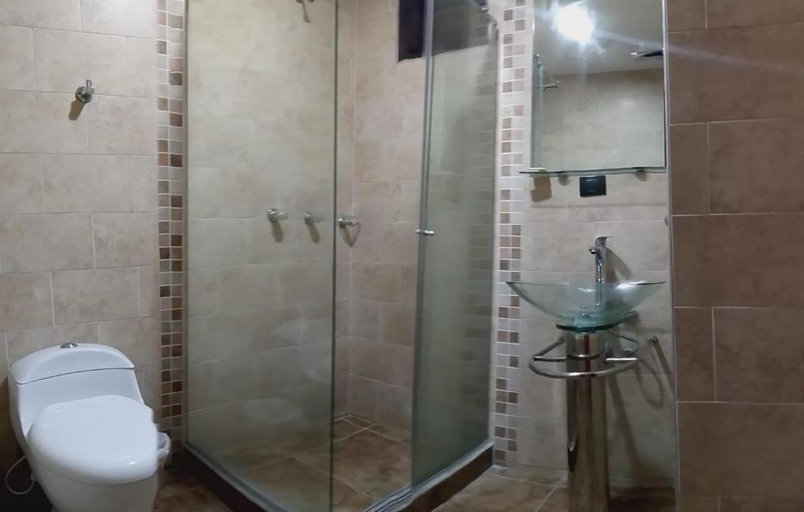 Bathroom, Hotel Soliari Melgar, Melgar