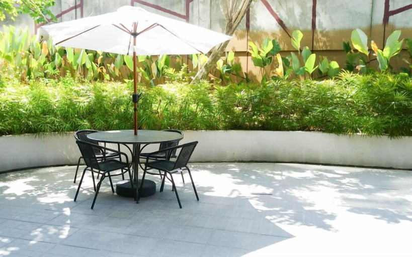 Exterior 3, Comfy And Classic Studio At Grand Sungkono Lagoon Apartment, Surabaya